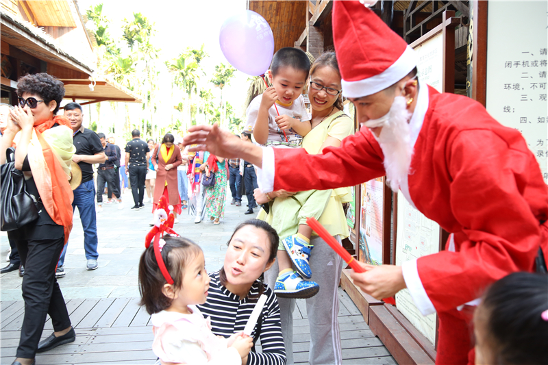 2、往年景區圣誕精彩活